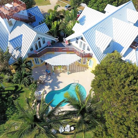 Shangri-La Boutique Bed & Breakfast West Bay Esterno foto