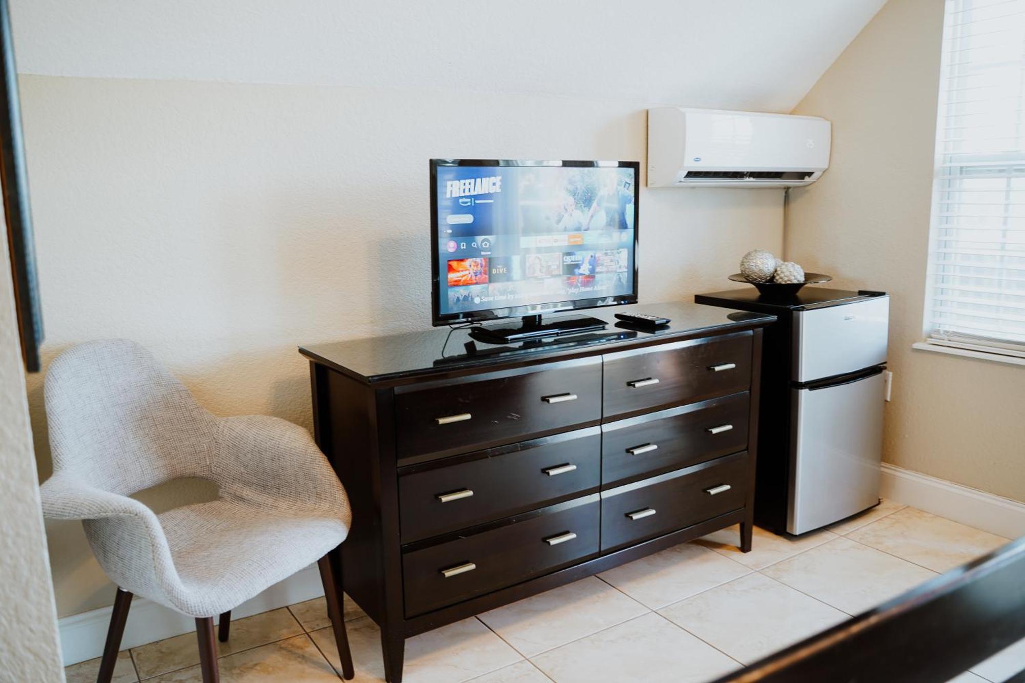 Shangri-La Boutique Bed & Breakfast West Bay Esterno foto