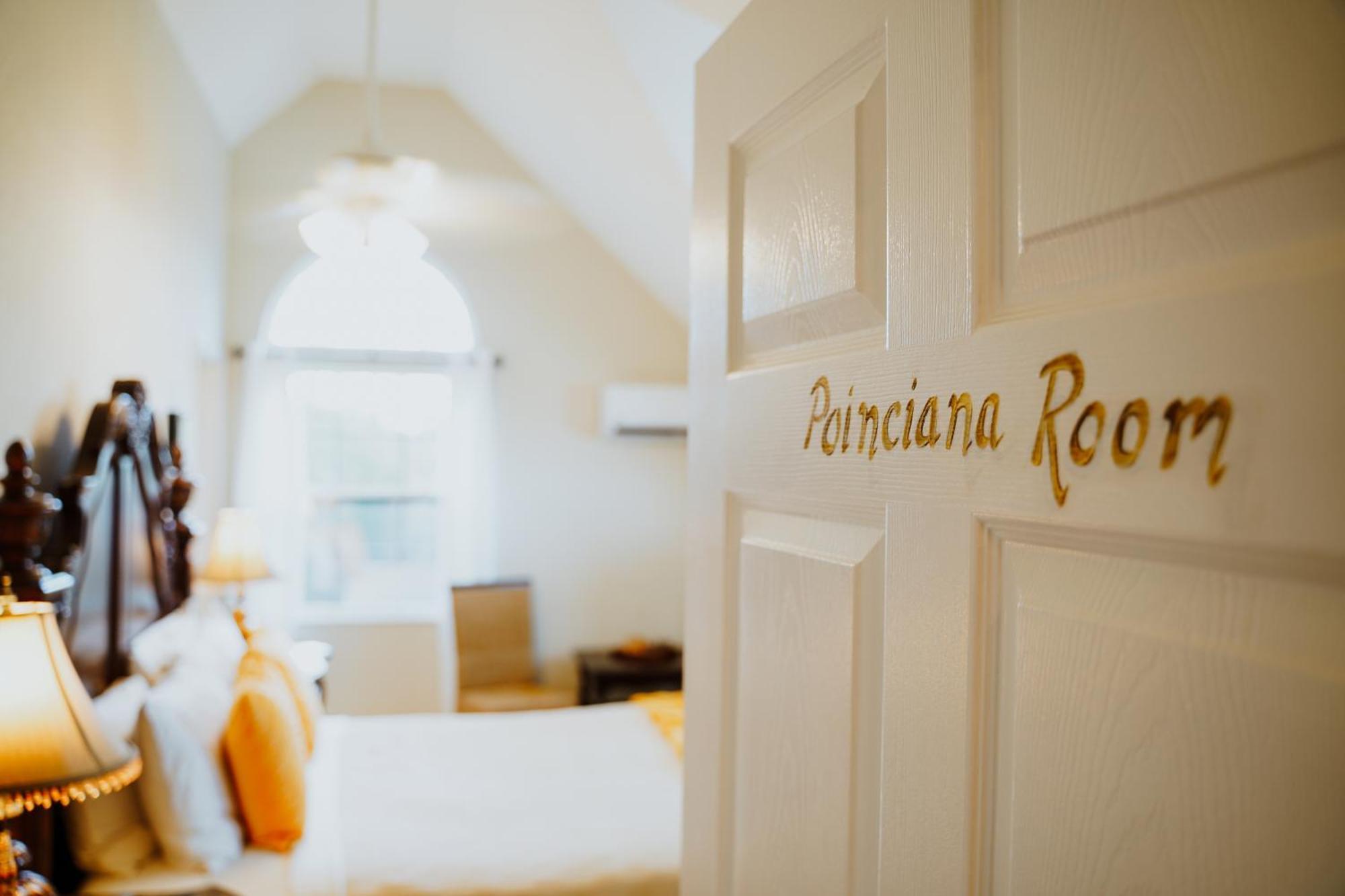 Shangri-La Boutique Bed & Breakfast West Bay Esterno foto