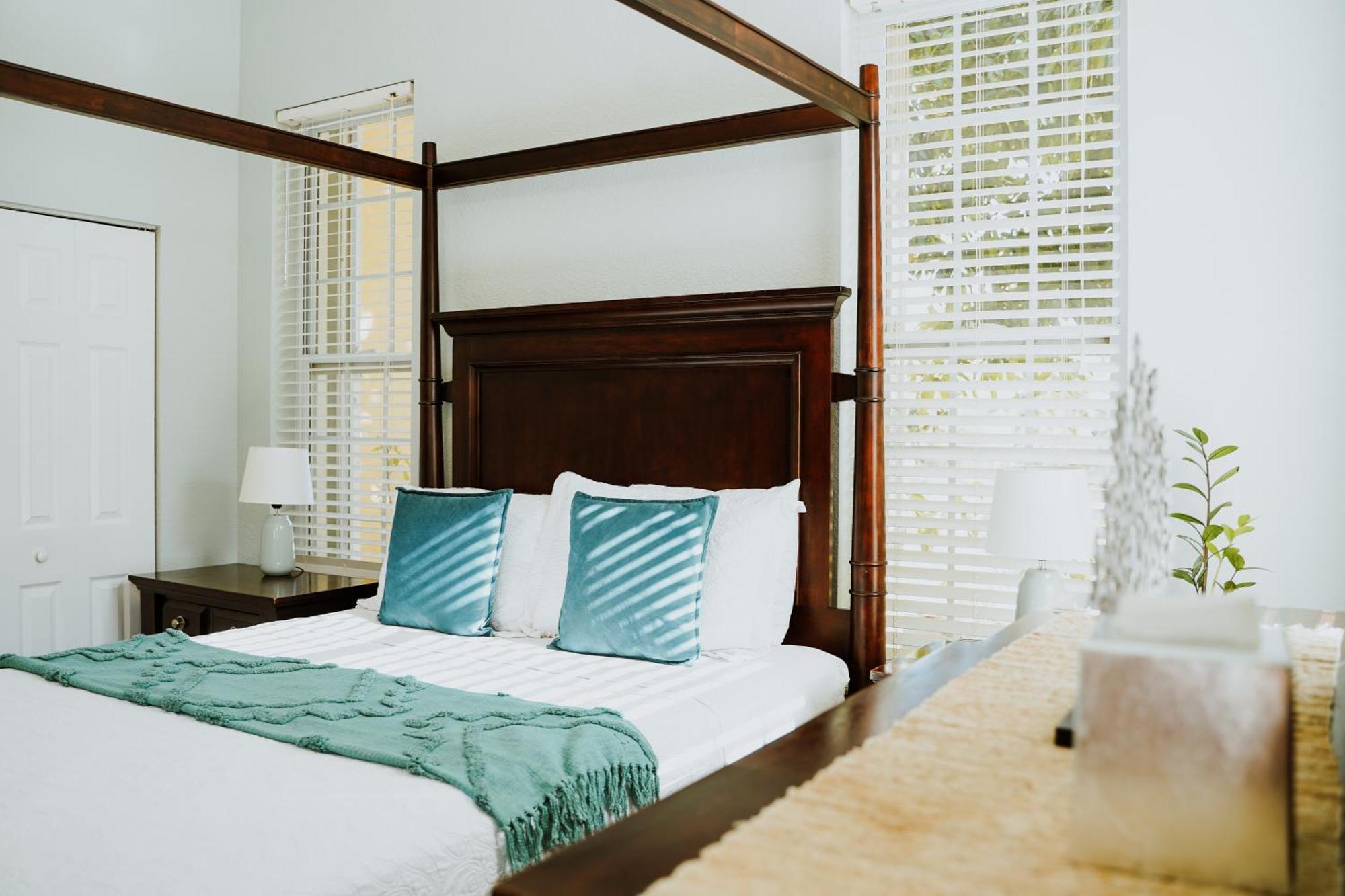 Shangri-La Boutique Bed & Breakfast West Bay Esterno foto