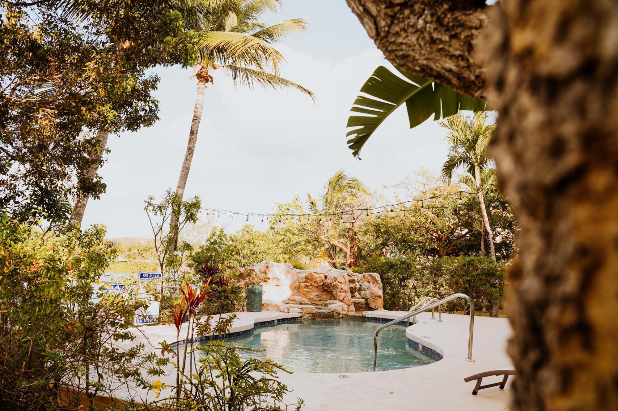 Shangri-La Boutique Bed & Breakfast West Bay Esterno foto