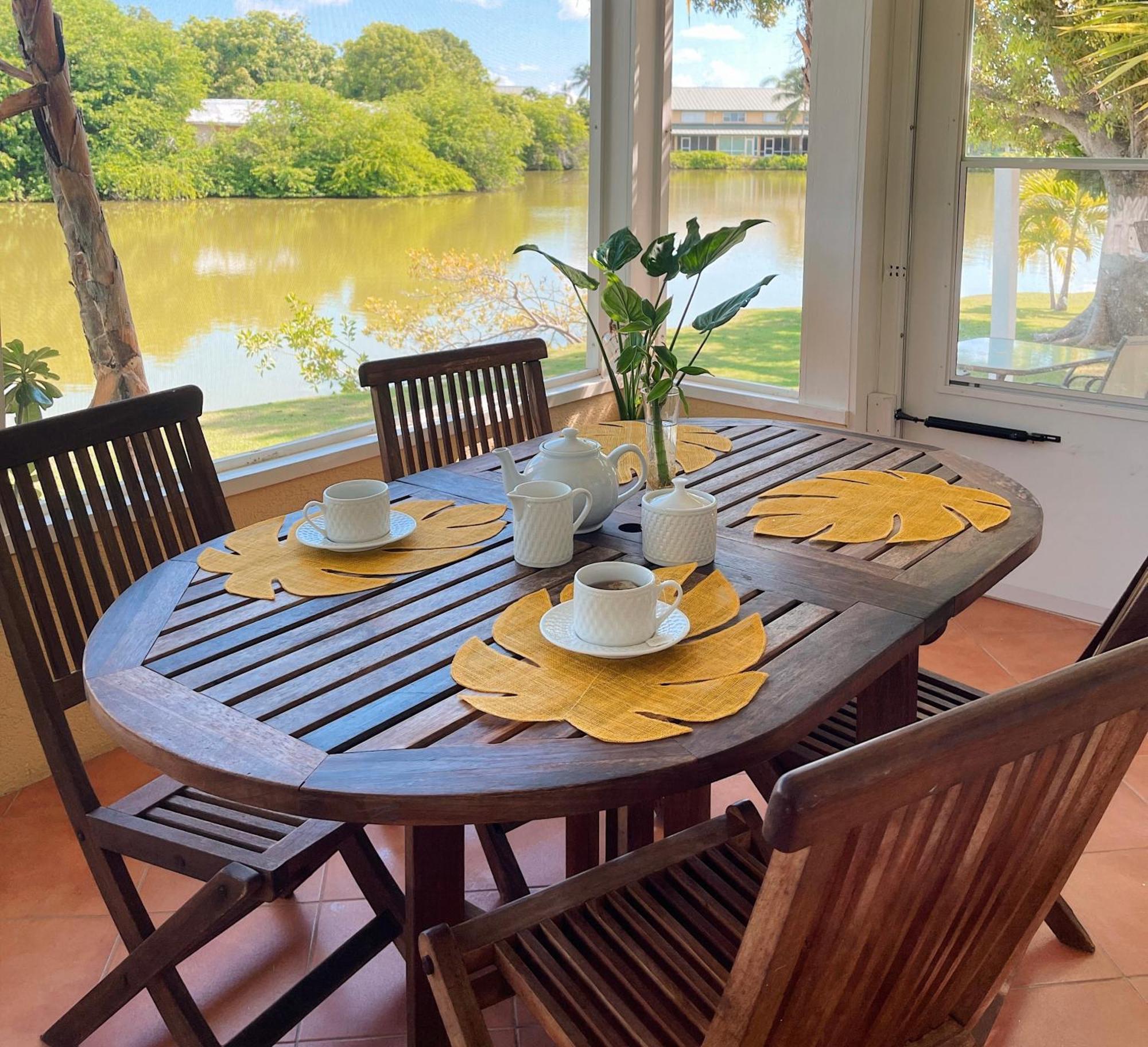 Shangri-La Boutique Bed & Breakfast West Bay Esterno foto