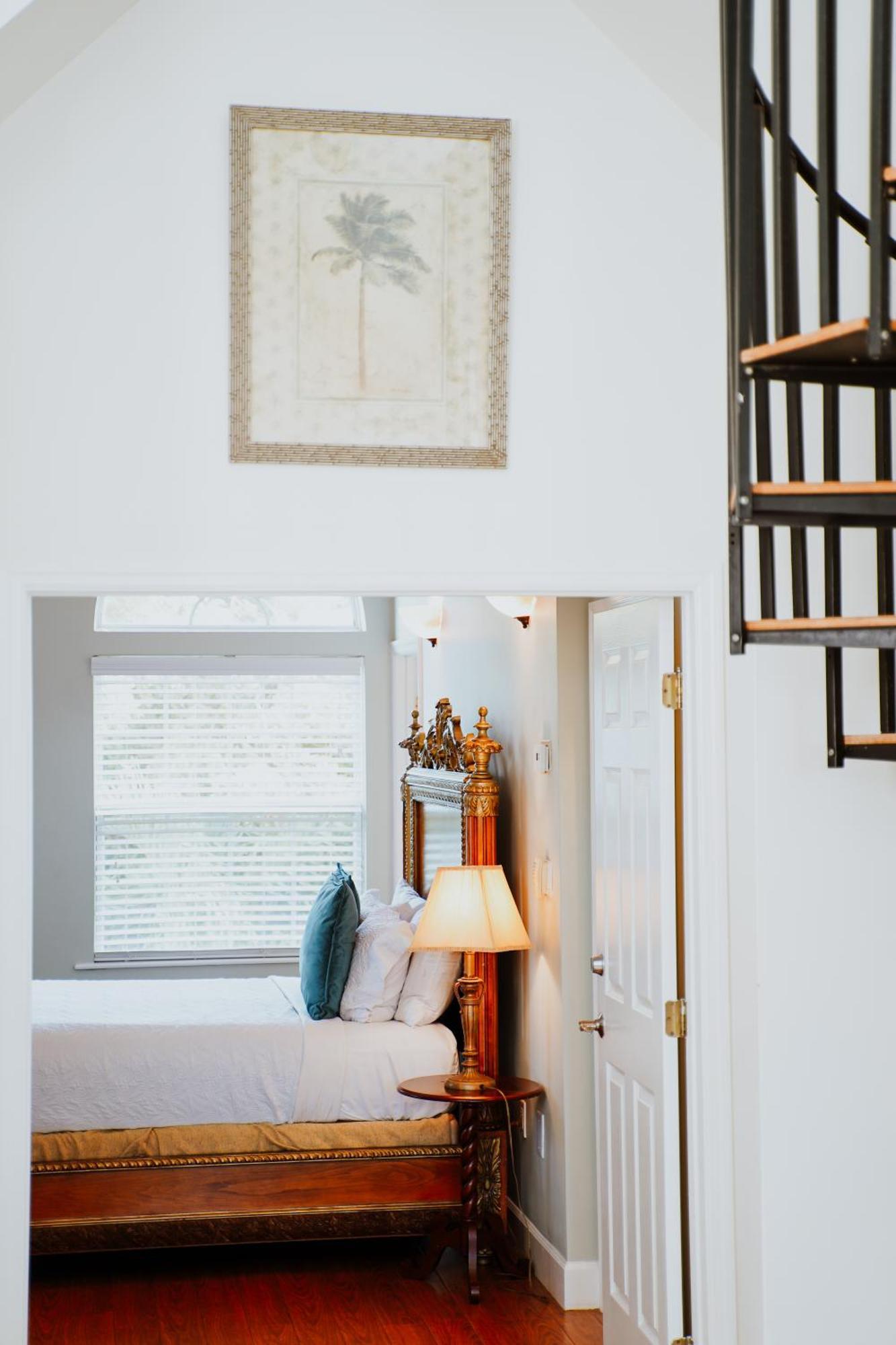 Shangri-La Boutique Bed & Breakfast West Bay Camera foto