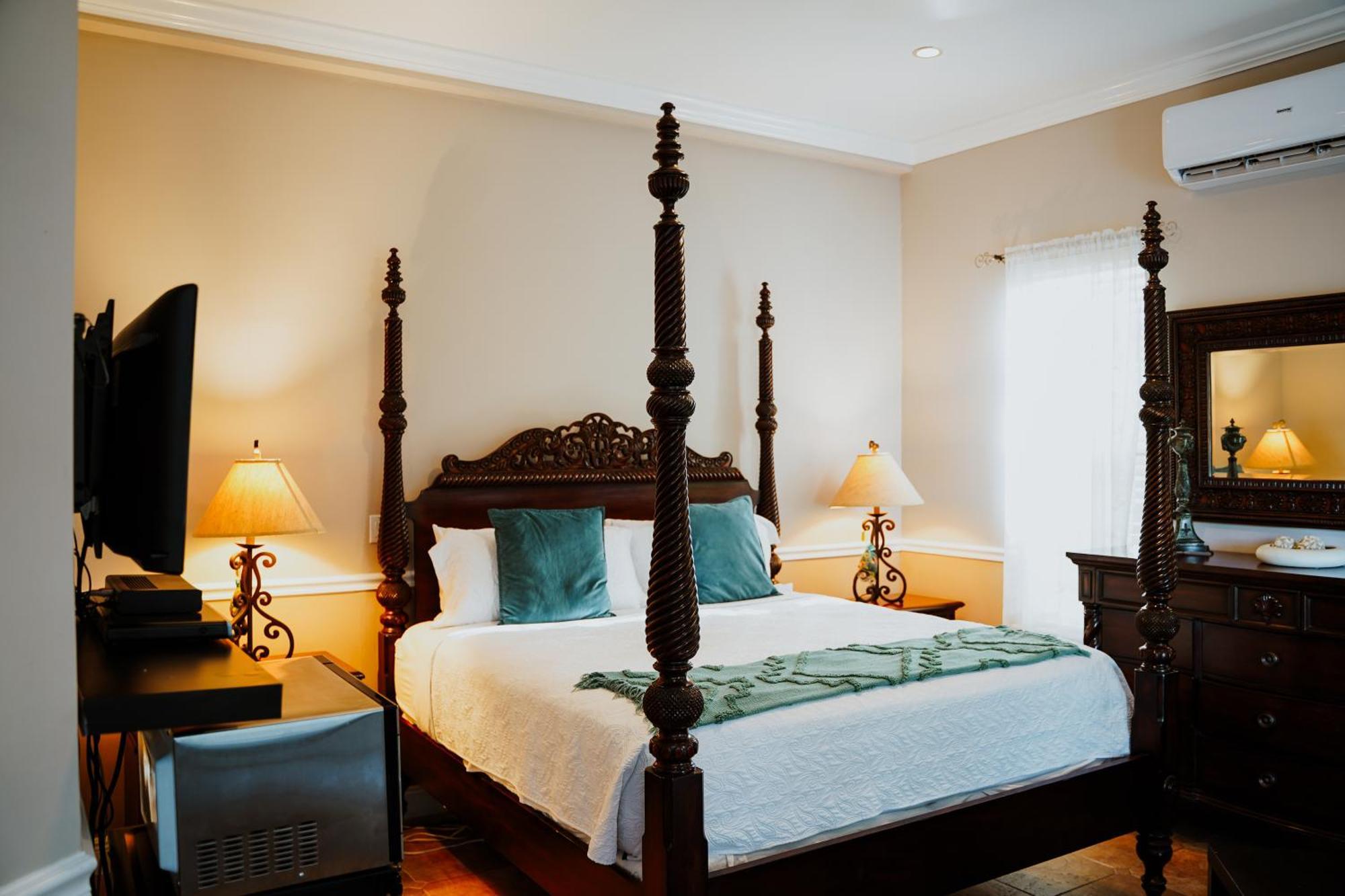 Shangri-La Boutique Bed & Breakfast West Bay Camera foto